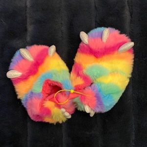 Wonder nation fuzzy rainbow monster slippers